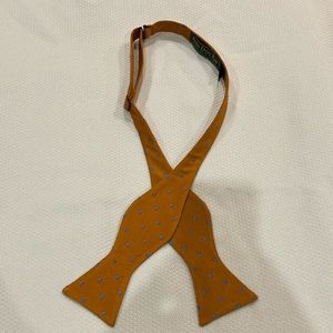 Bird Dog Bay Silk Bow Tie